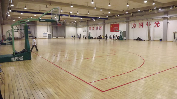木地板篮球馆